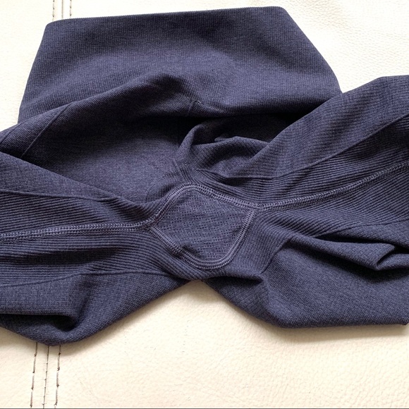 SOLD ✨Lululemon In The Flow Crops II Leggings✨ - Picture 7 of 7